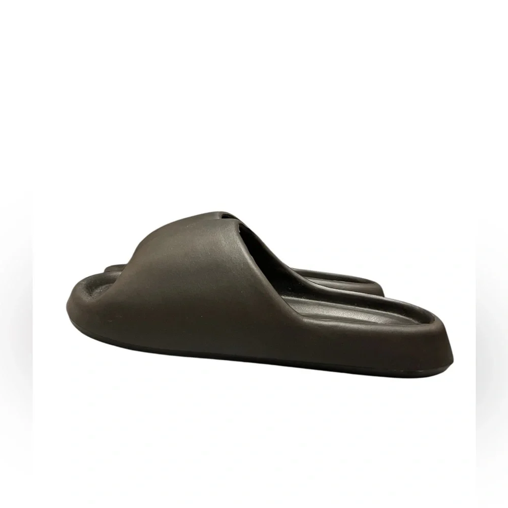 The Unbranded Brand nwot black